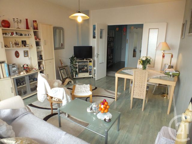 Afficher la photo en grand Appartement F3 à vendre - 3 pièces - 74.16 m2 - LANNEMEZAN - 65 - MIDI-PYRENEES - Century 21 Gm Immobilier