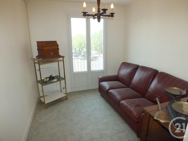 Afficher la photo en grand Appartement F4 à vendre - 4 pièces - 65.34 m2 - LANNEMEZAN - 65 - MIDI-PYRENEES - Century 21 Gm Immobilier