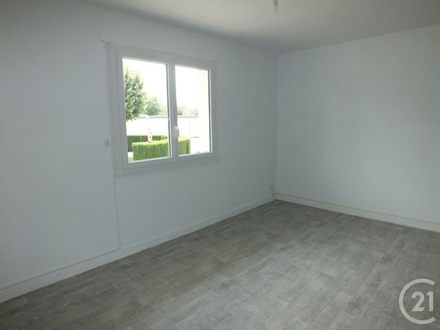 Afficher la photo en grand Appartement F1 à louer - 1 pièce - 31.08 m2 - LANNEMEZAN - 65 - MIDI-PYRENEES - Century 21 Gm Immobilier