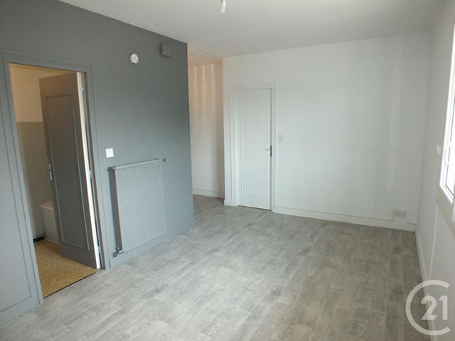 Afficher la photo en grand Appartement F1 à louer - 1 pièce - 31.08 m2 - LANNEMEZAN - 65 - MIDI-PYRENEES - Century 21 Gm Immobilier