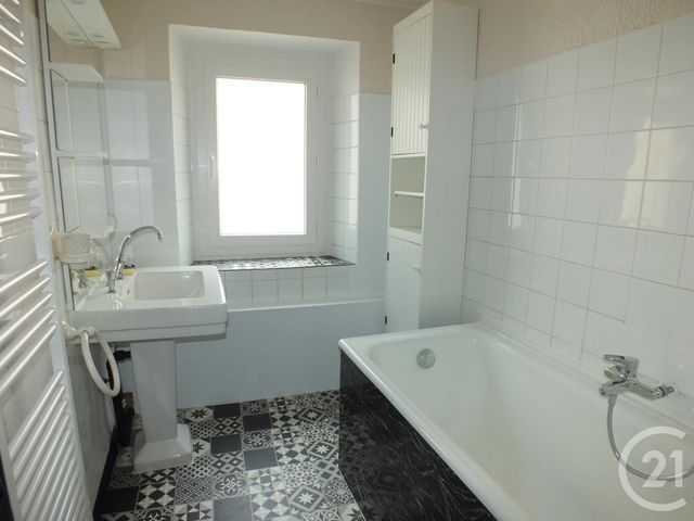 Appartement F3 à louer - 3 pièces - 91.4 m2 - LANNEMEZAN - 65 - MIDI-PYRENEES - Century 21 Gm Immobilier