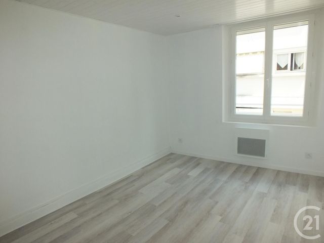 Appartement F3 à louer - 3 pièces - 91.4 m2 - LANNEMEZAN - 65 - MIDI-PYRENEES - Century 21 Gm Immobilier