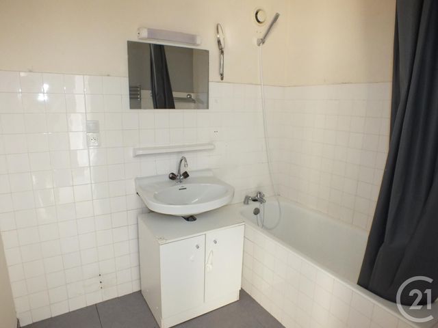 Appartement F4 à louer - 4 pièces - 108.9 m2 - LANNEMEZAN - 65 - MIDI-PYRENEES - Century 21 Gm Immobilier