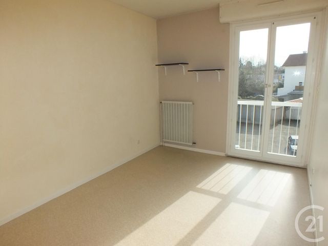 Appartement F4 à louer - 4 pièces - 108.9 m2 - LANNEMEZAN - 65 - MIDI-PYRENEES - Century 21 Gm Immobilier